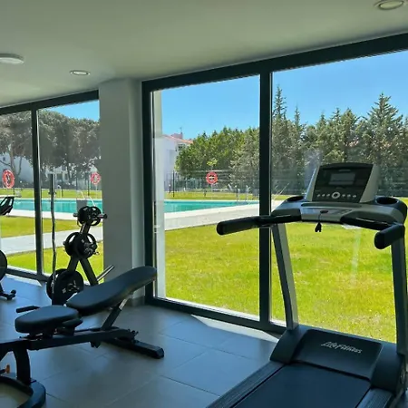 Con Terraza Y Vista Al Jardin Apartman