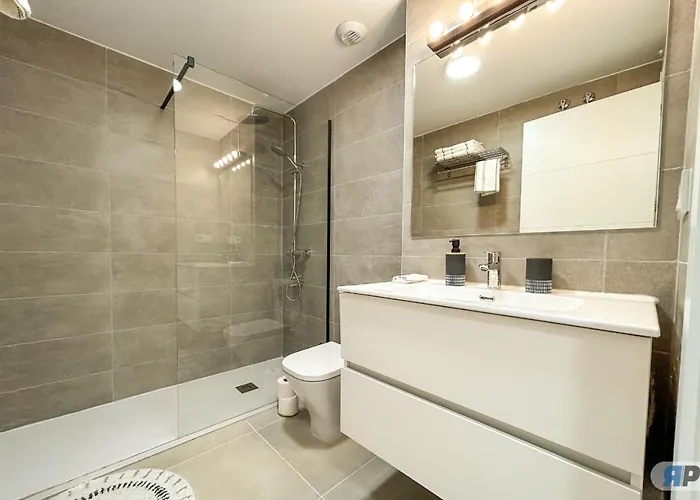 Con Terraza Y Vista Al Jardin Estepona