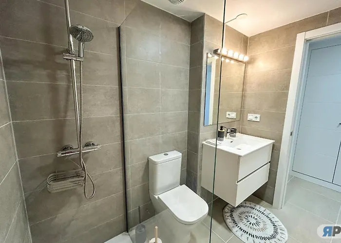 Con Terraza Y Vista Al Jardin *