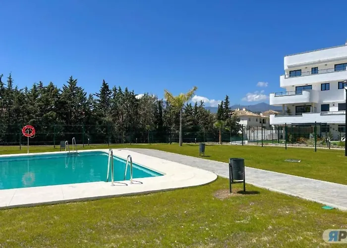 Con Terraza Y Vista Al Jardin Appartement Estepona