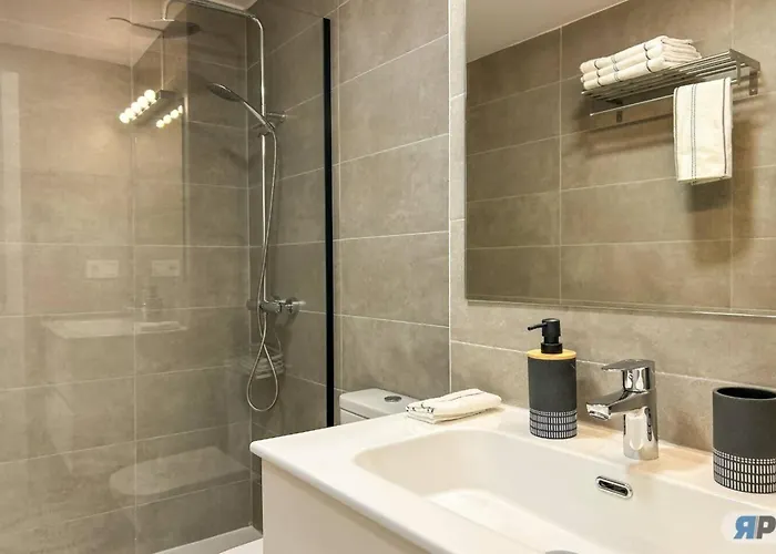 Appartement Con Terraza Y Vista Al Jardin