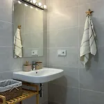 Apartment Con Terraza Y Vista Al Jardin *