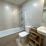 Con Terraza Y Vista Al Jardin *
