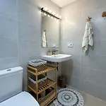 Apartment Con Terraza Y Vista Al Jardin *