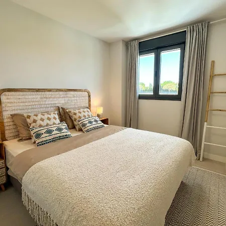 Con Terraza Y Vista Al Jardin *