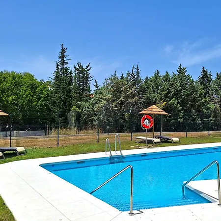 Con Terraza Y Vista Al Jardin Estepona
