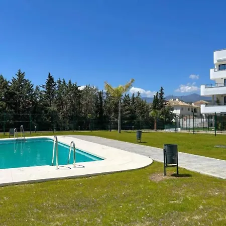 Con Terraza Y Vista Al Jardin Appartement Estepona