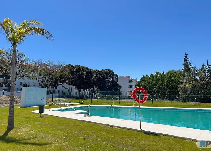 Con Terraza Y Vista Al Jardin * Estepona