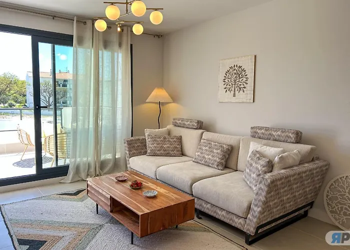 Apartment Con Terraza Y Vista Al Jardin