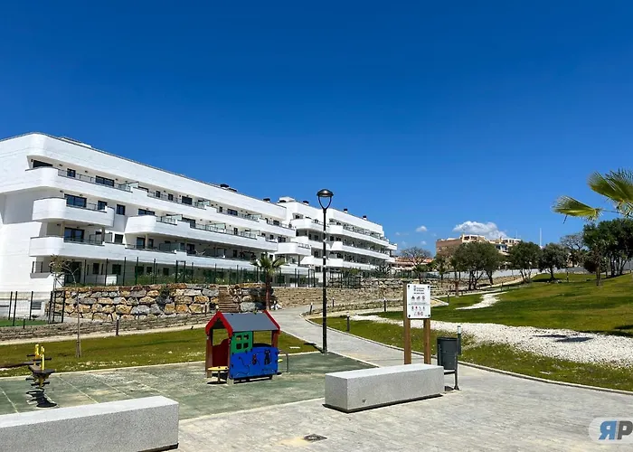 Con Terraza Y Vista Al Jardin Apartment Estepona