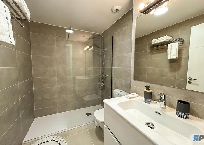 Con Terraza Y Vista Al Jardin Apartment