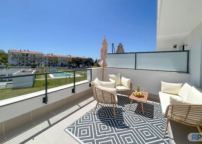 Con Terraza Y Vista Al Jardin * Estepona