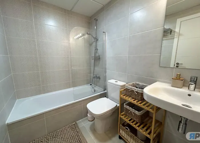 Con Terraza Y Vista Al Jardin Apartment Estepona