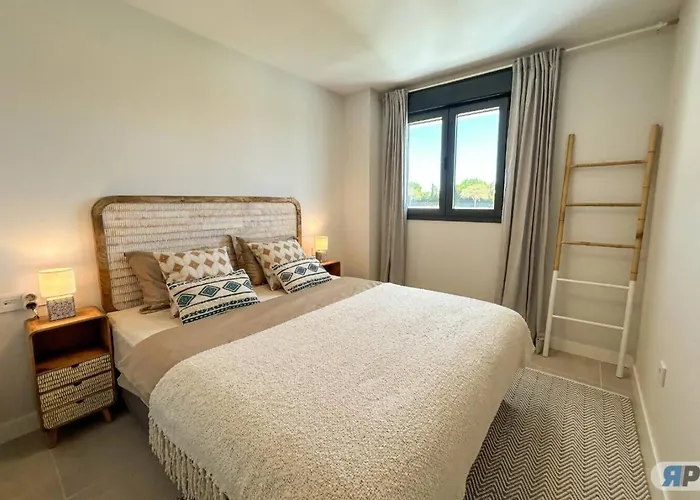 Con Terraza Y Vista Al Jardin *