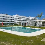 Con Terraza Y Vista Al Jardin * Estepona