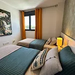 Apartment Con Terraza Y Vista Al Jardin