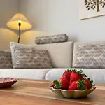 Con Terraza Y Vista Al Jardin *