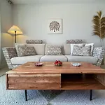 Con Terraza Y Vista Al Jardin