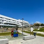 Con Terraza Y Vista Al Jardin Estepona